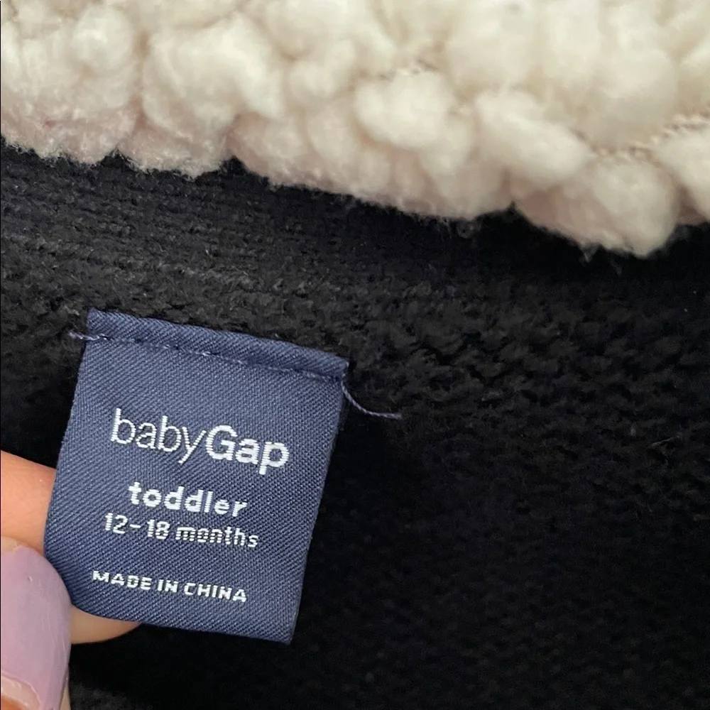 GAP Black and Tan Kids Holiday Sweater with Polar Bear Motif 12-18months